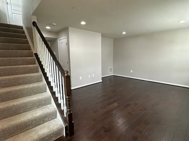 7154 Beaumont Pl — Photo 5