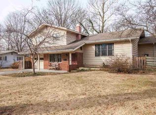 2826 Oregon Ln, Manhattan, KS 66502