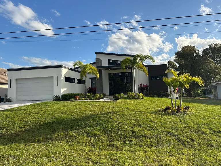 1882 Coral Point Dr — Photo 10