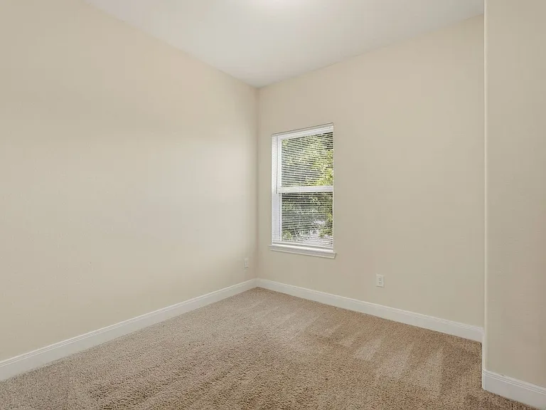 2218 Bringhurst St #B — Photo 17