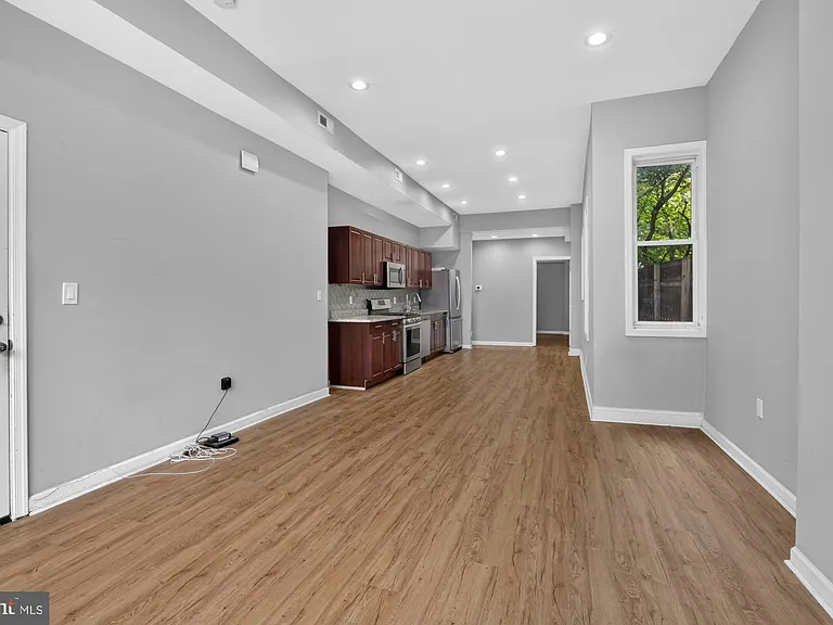 1209 E Susquehanna Ave #1 — Photo 1