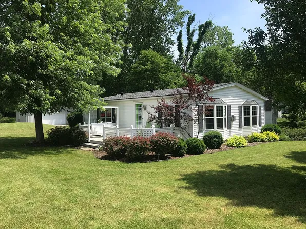 489 Pinecrest Dr, Coldwater, MI 49036