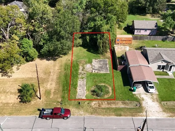 1404 9th St, Orange, TX 77630