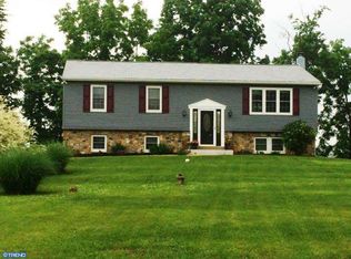 106 Clearview Dr, Downingtown, PA 19335