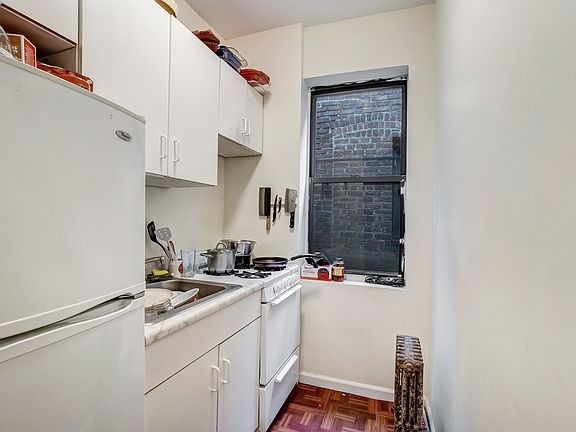3rd image of 412 W 49th St APT 2A