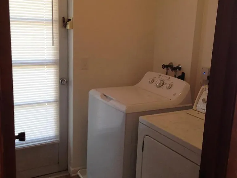2609 Hillsdale Ave #B — Photo 6