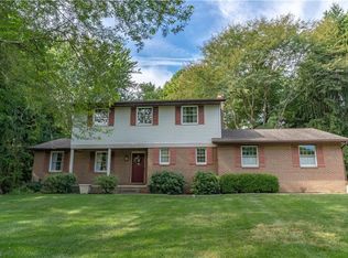 1902 Hunting Valley St NW, North Canton, OH 44720