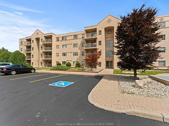 3rd image of 310 Village Grove Dr #213