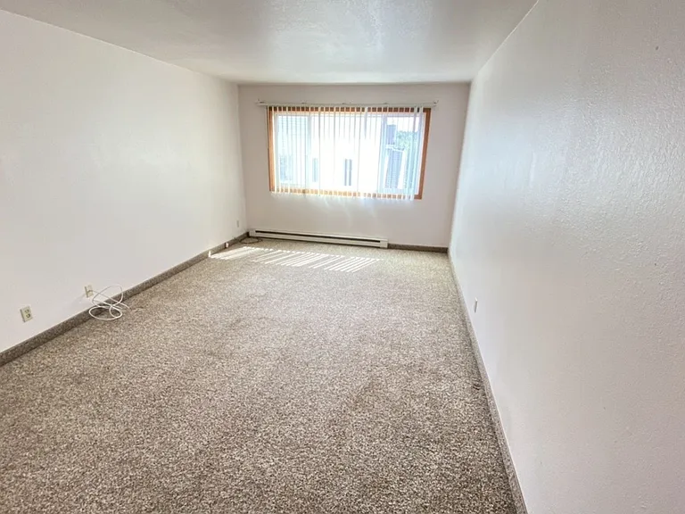 435 NE Kamiaken St — Photo 2