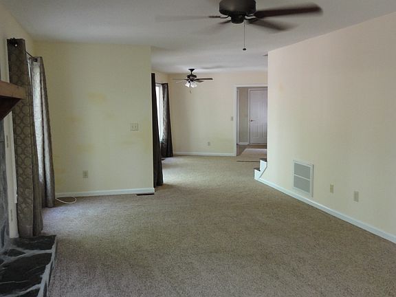 LR looking towards Kitchen