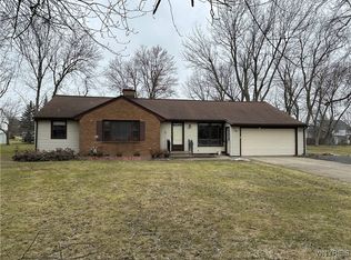 4986 Ledge Ln, Williamsville, NY 14221