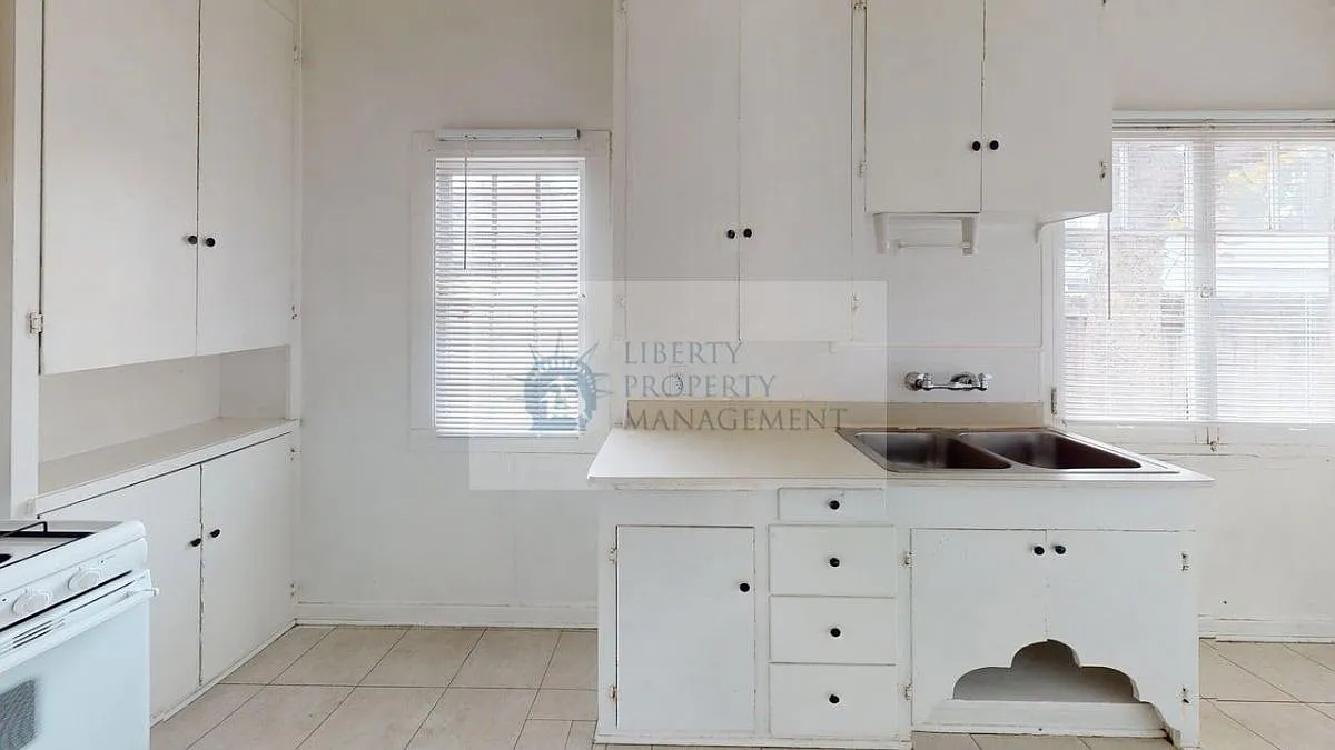 Studio, 500 sqft, $995 — Photo 4