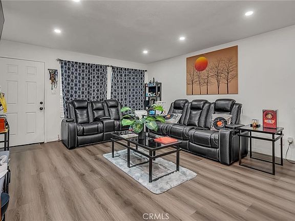 3rd image of 5530 Ackerfield Ave Unit 314