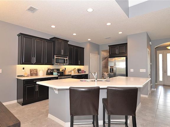 3rd image of 340 Red Rose Ln
