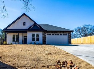 106 Blue Springs Dr, Wellford, SC 29385