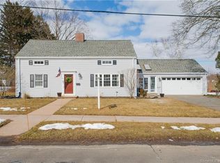 4 Westbrook Rd, West Hartford, CT 06107