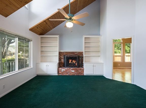 3rd image of 811 Coiner Ct
