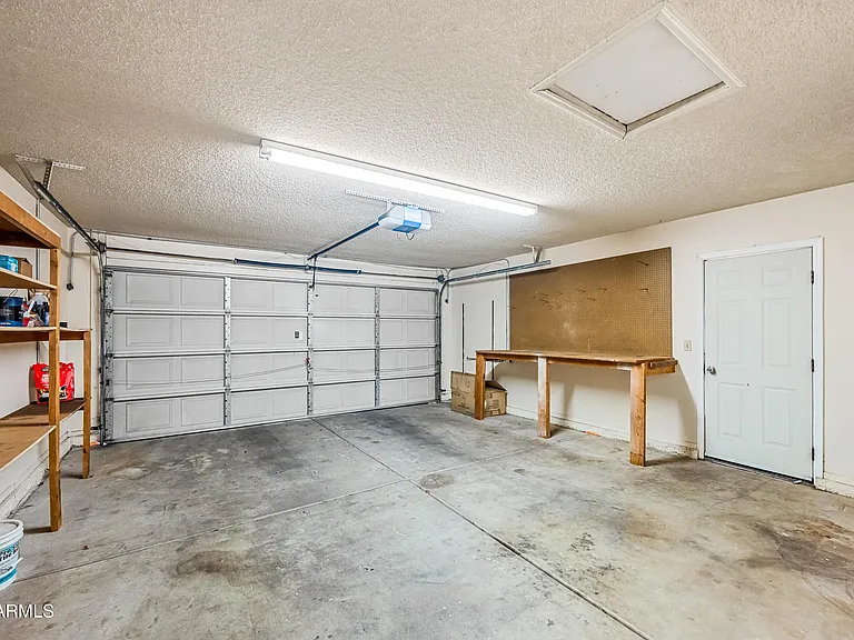 610 N Rosemont Cir — Photo 7
