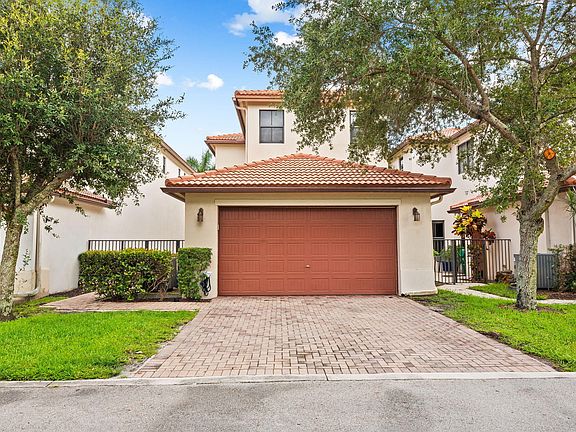 3rd image of 8417 NW 38th Street