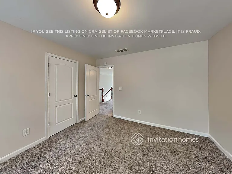 625 Excalibur Ct SE — Photo 16