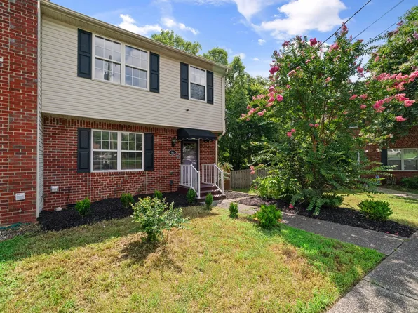 911 Waggoner Ct E, Nashville, TN 37214