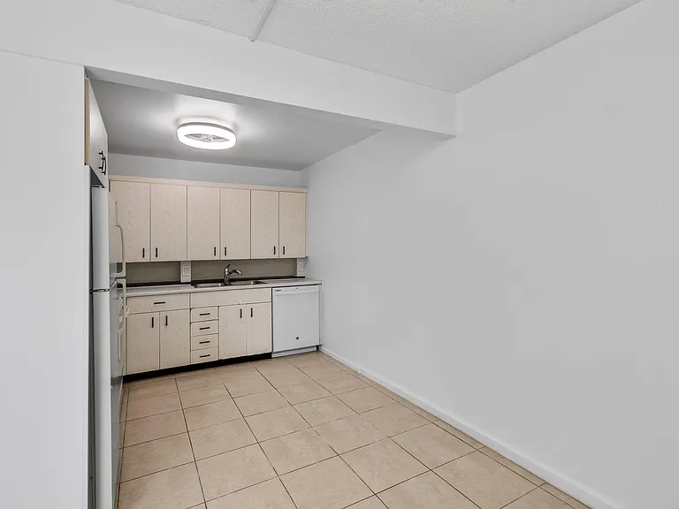 4028 Hythe Pl #B — Photo 21