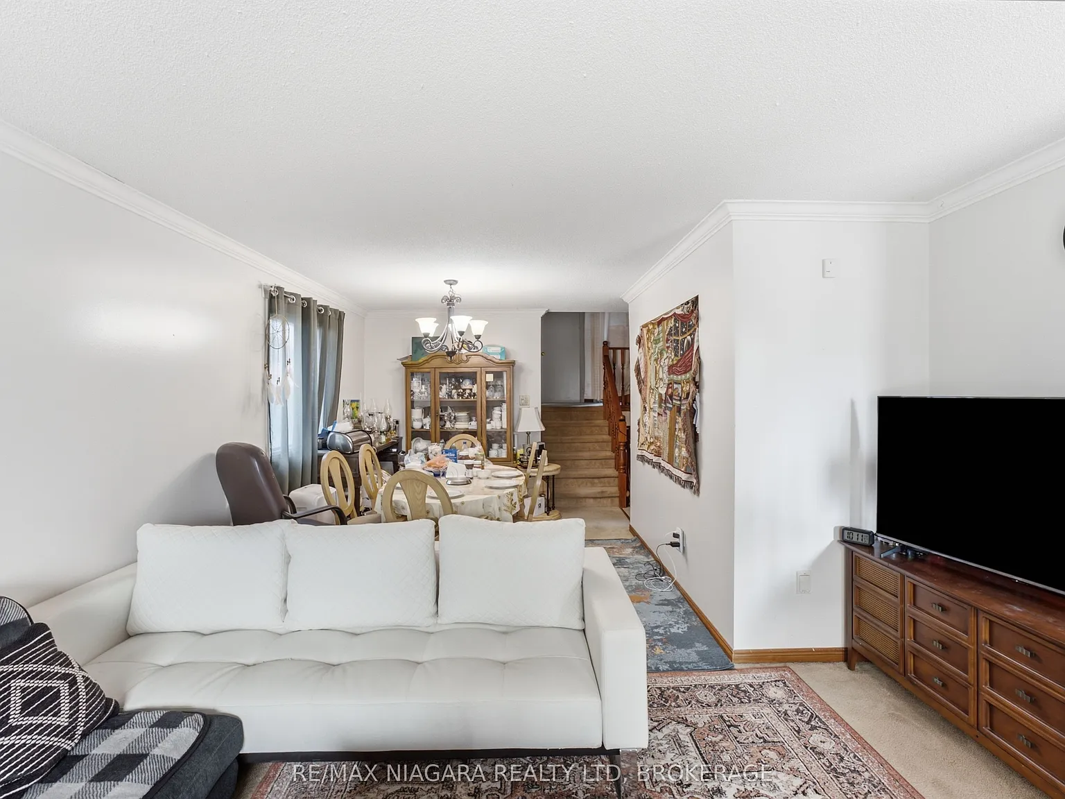3 bed, $2,400 — Photo 4