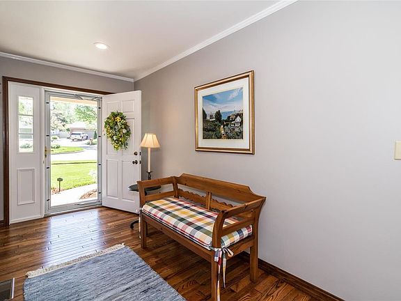 2nd image of 5339 Hamlin Ct