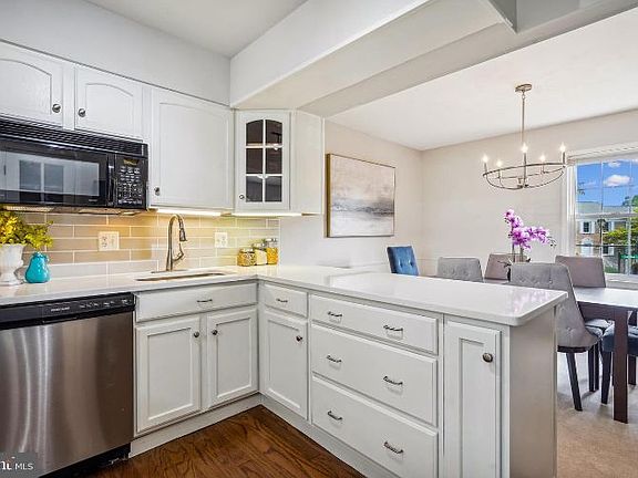 4th image of 14424 Cool Oak Ln