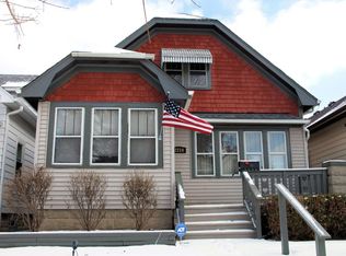 2214 S 59th St, West Allis, WI 53219
