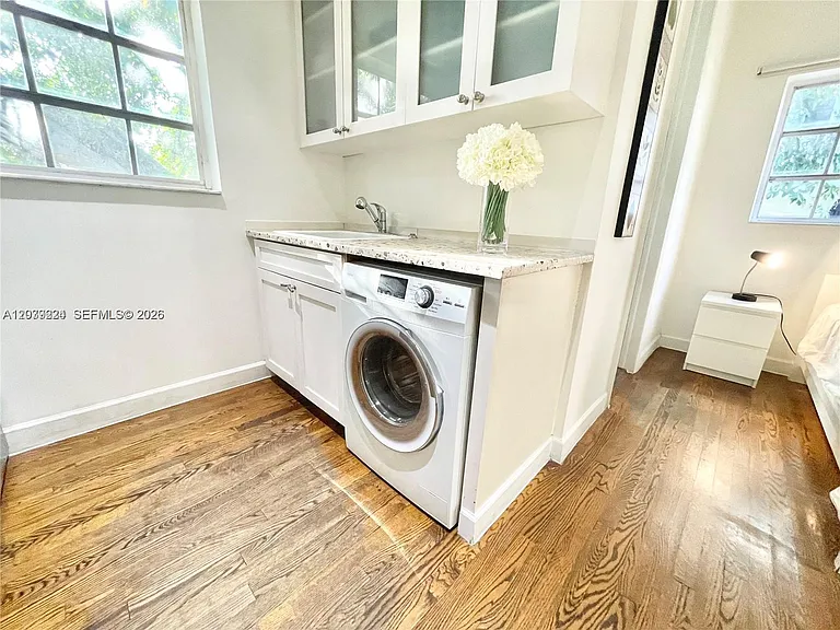 439 15th St #18 — Photo 17