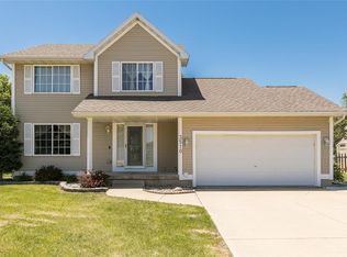3510 Falcon View Rd SW, Cedar Rapids, IA 52404