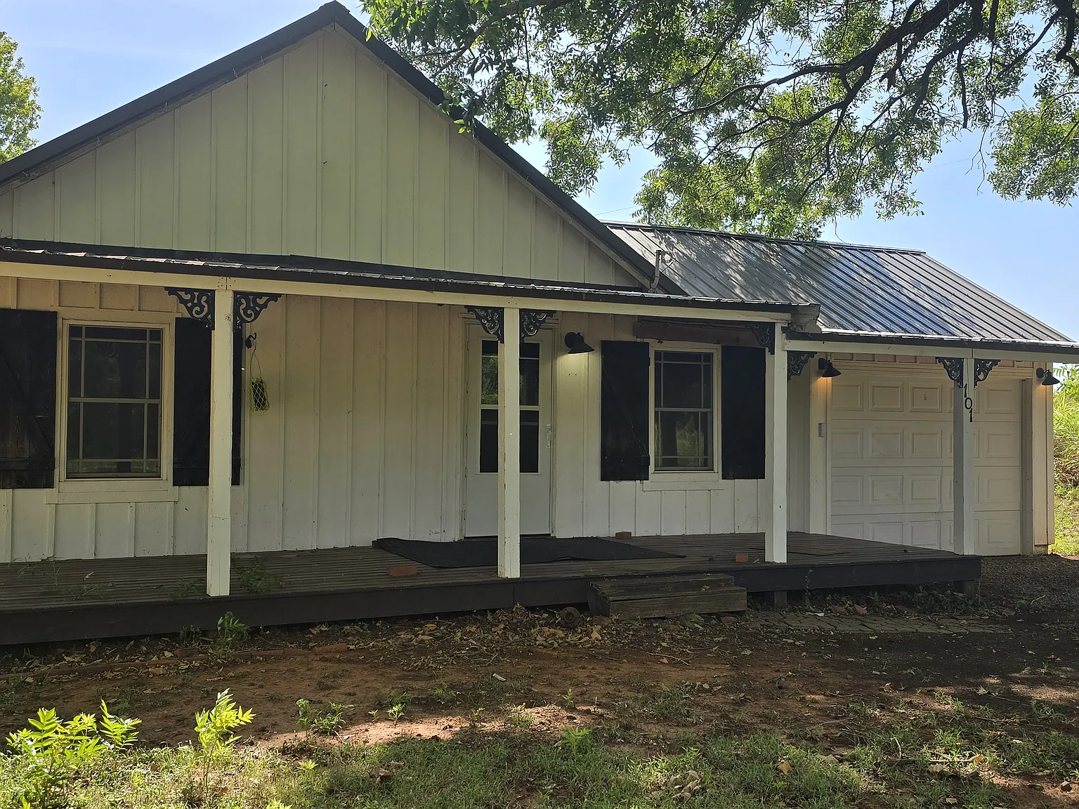 3 bed, 1250 sqft, $1,500 — Photo 1