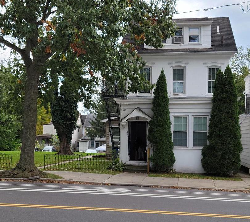 1st image of 870 E High St