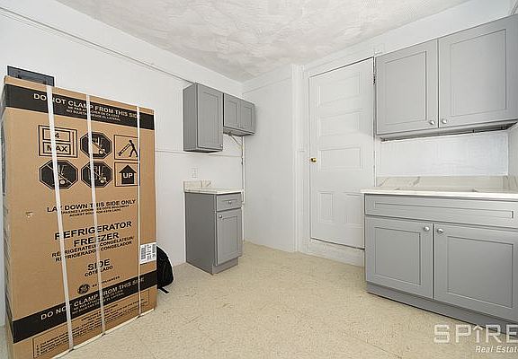 5th image of 184 Franklin St APT D9