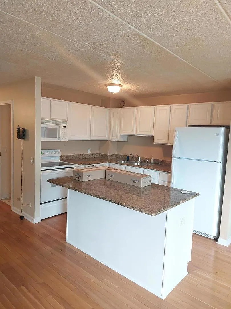 Building Photo - 711 W Gordon Ter #509