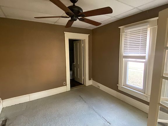 4th image of 805 Main St