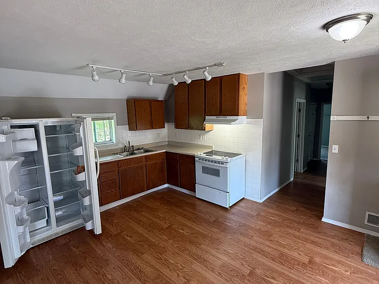 1400 Ashmun St #2 — Photo 1