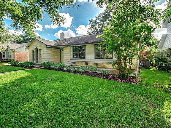 3rd image of 2806 Fontana Dr