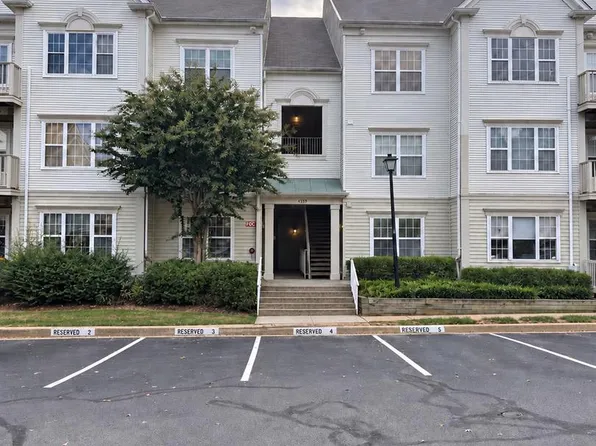 4359 Wilson Valley Dr APT 202, Fairfax, VA 22033