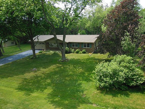 4th image of 3N074 Lakewood Dr