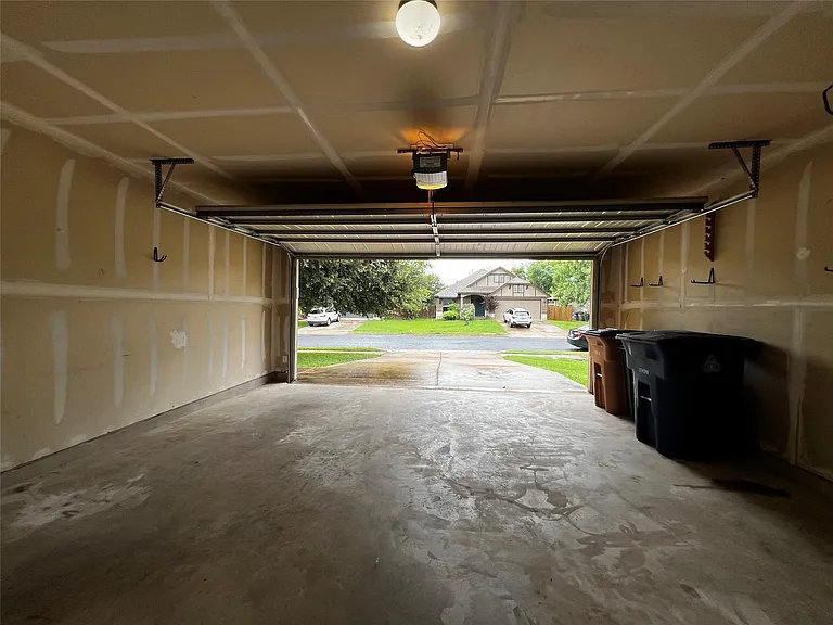 2708 Cottonwood Shores Dr — Photo 37