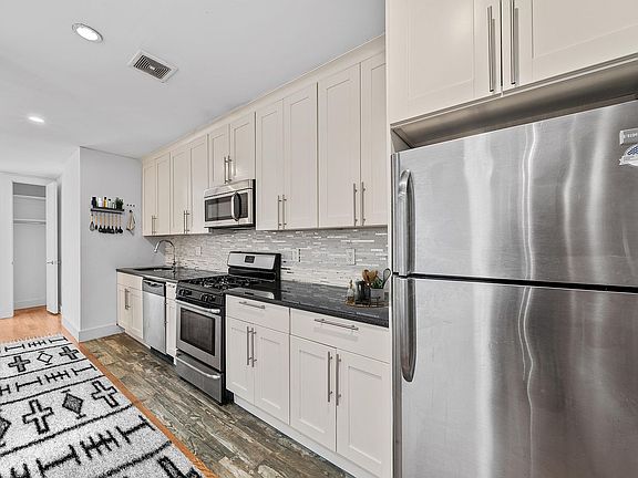 3rd image of 4300 Broadway APT 3A