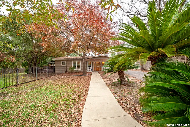 3 bed, 2.0 bath, 1440 sqft, $3,000 — Photo 3