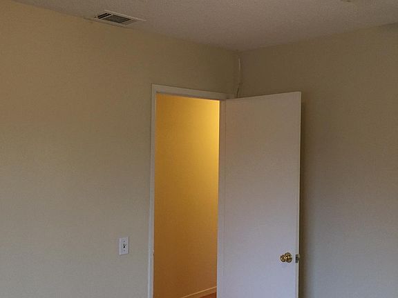 4th image of 9163 Acacia Ave
