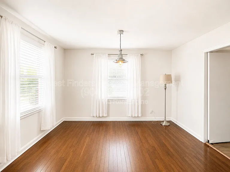 1230 Lechlade St — Photo 4