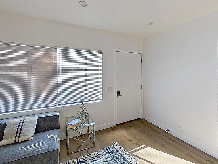 10863 Kling St #1 — Photo 24
