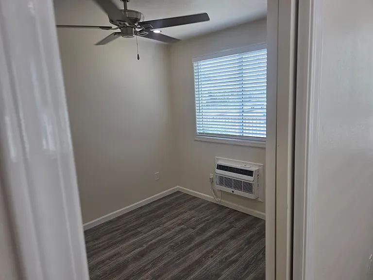 100 E Plymouth St #100 — Photo 7