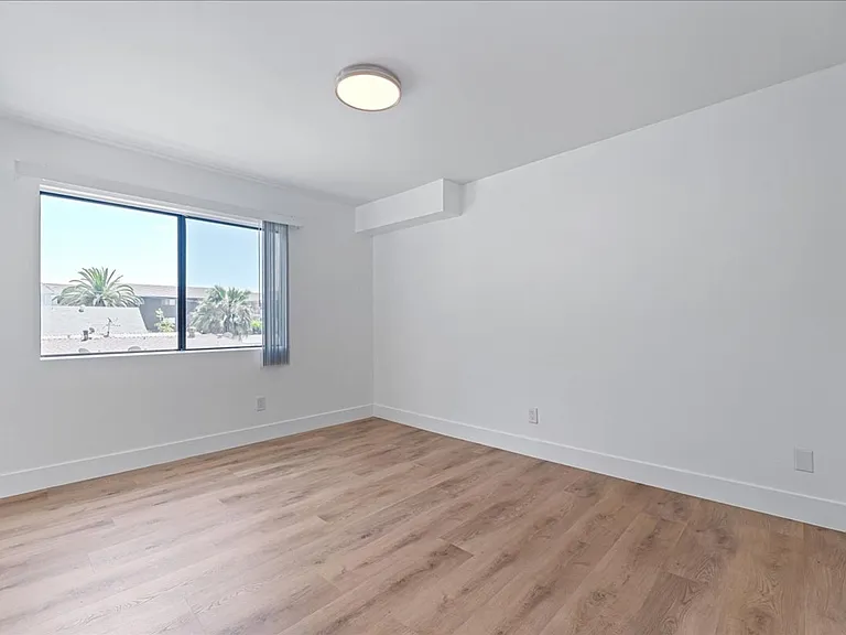 444 W Windsor Rd #7 — Photo 12