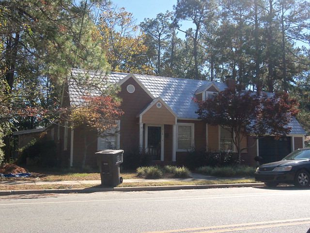 1st image of 914 S Dogwood Dr